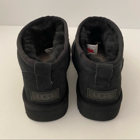 UGG Classic Ultra Mini Boots Black RETAIL $160 - Picture 5 of 14